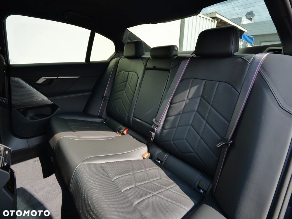 BMW Seria 5 520d xDrive - 32