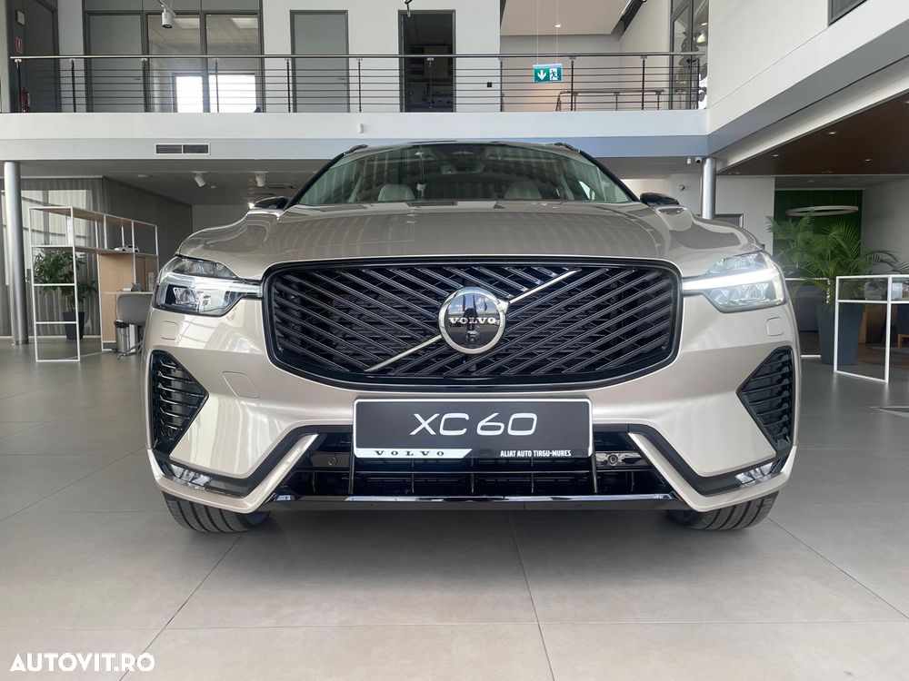 Volvo XC 60 B5 B AWD Ultra Dark - 2