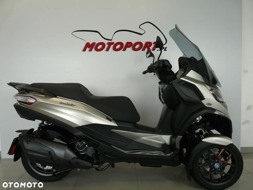 Piaggio MP-3 - 1