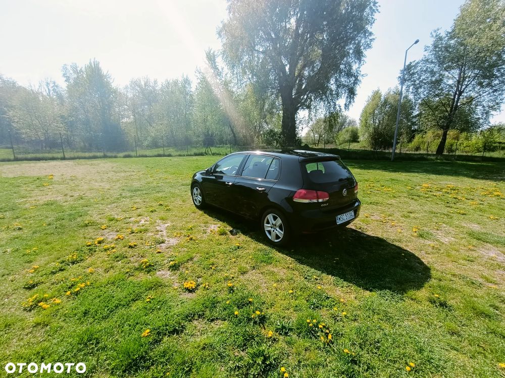 Volkswagen Golf - 10