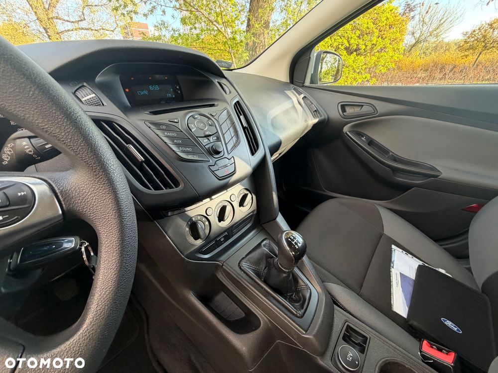 Ford Focus 1.6 Trend - 14