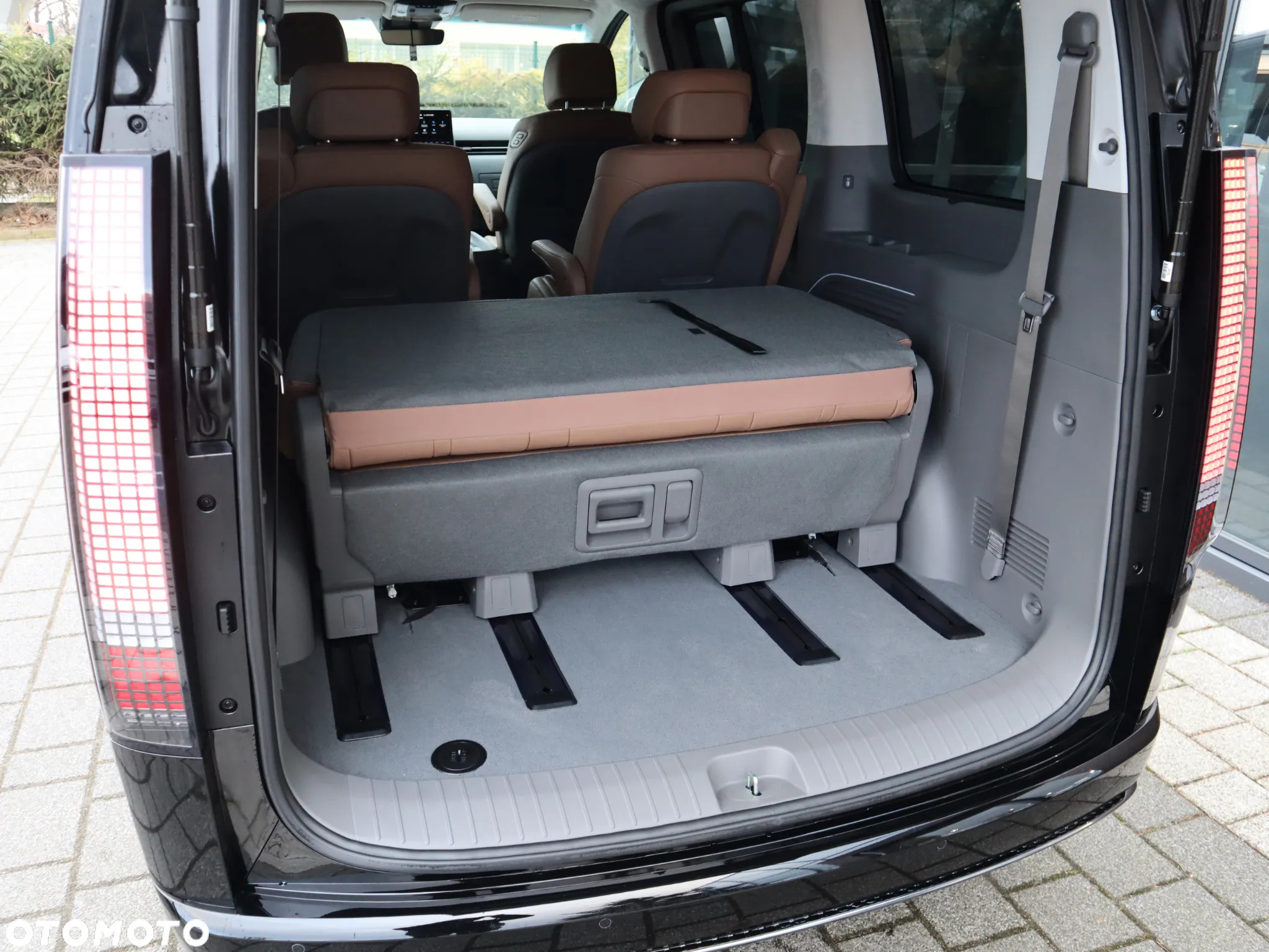 Hyundai Staria - 17