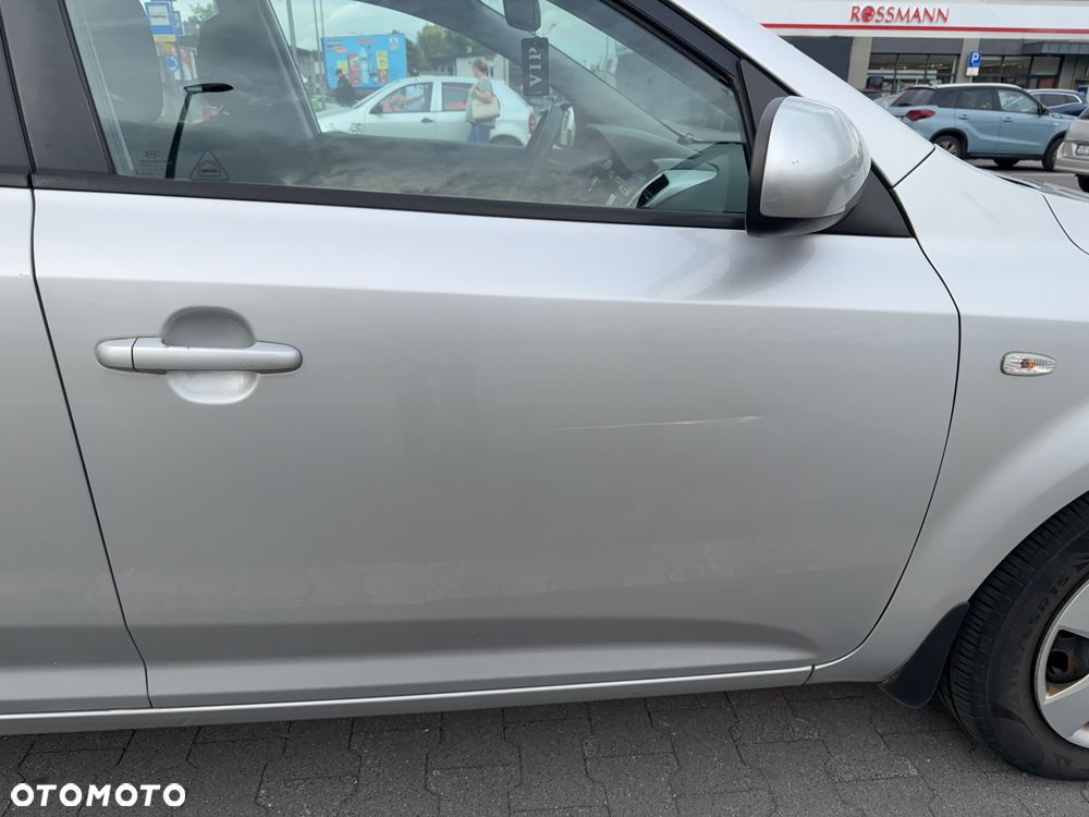 Kia Ceed - 11