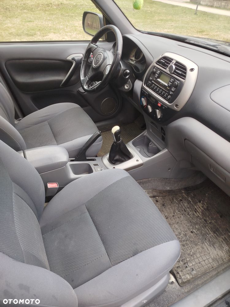 Toyota RAV4 - 4