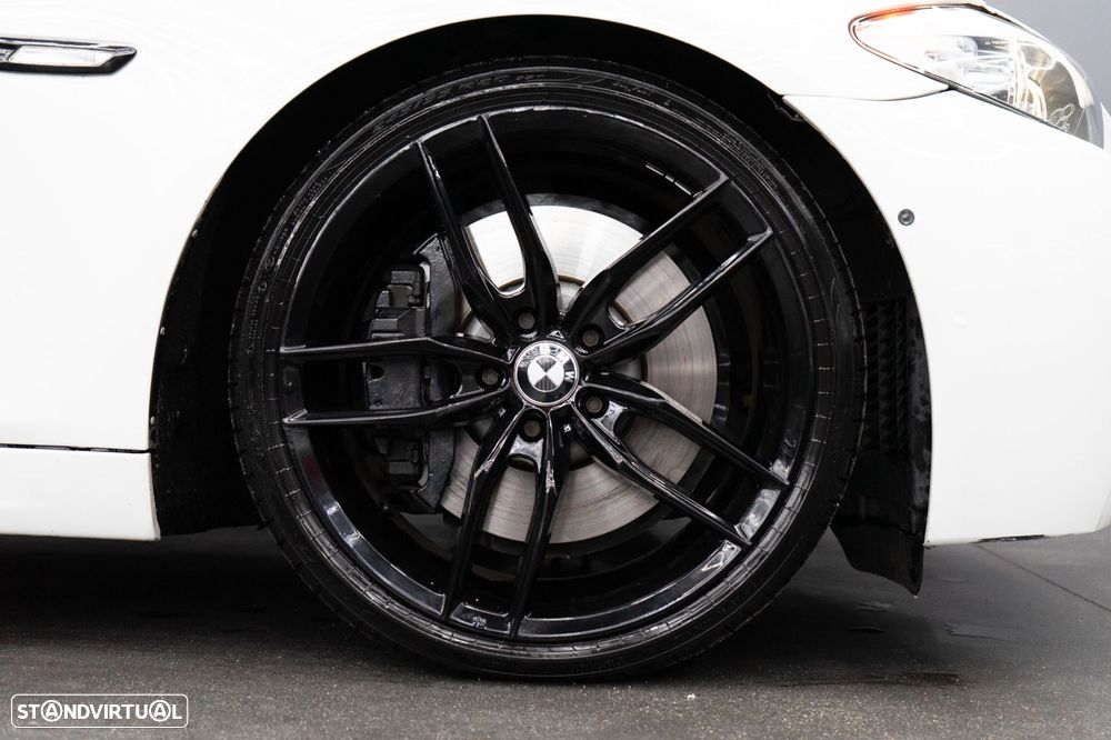 BMW M550d xDrive Auto - 12