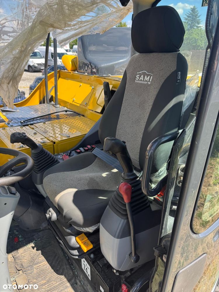 Komatsu PW138 MR - 15