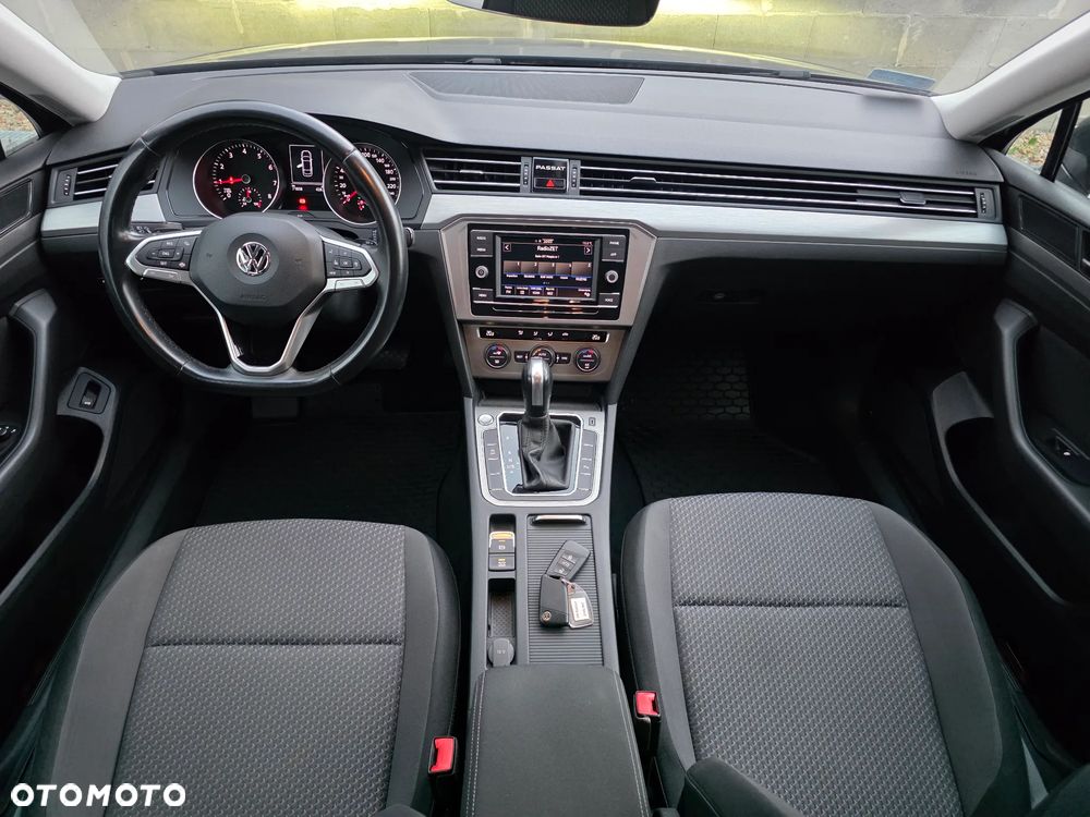 Volkswagen Passat - 25