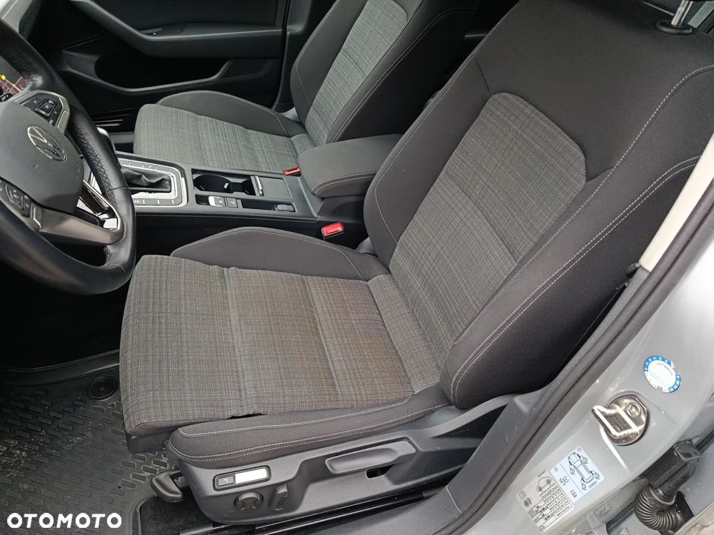 Volkswagen Passat 2.0 TDI SCR DSG - 16