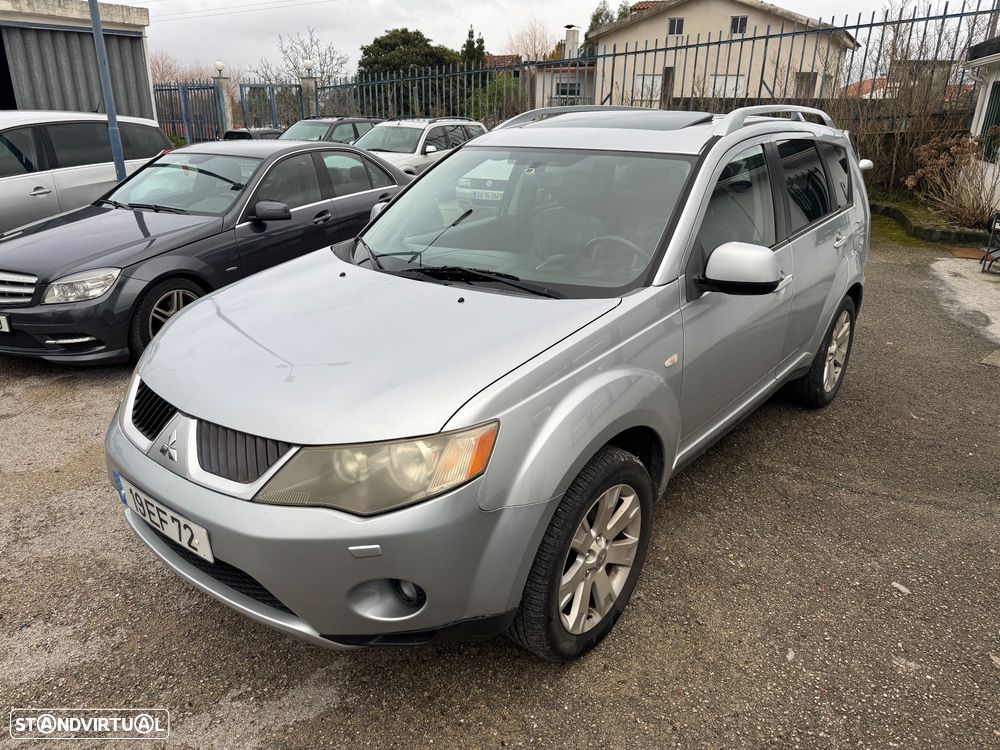 Mitsubishi Outlander 2.0 DI-D Intense+ 4WD - 24