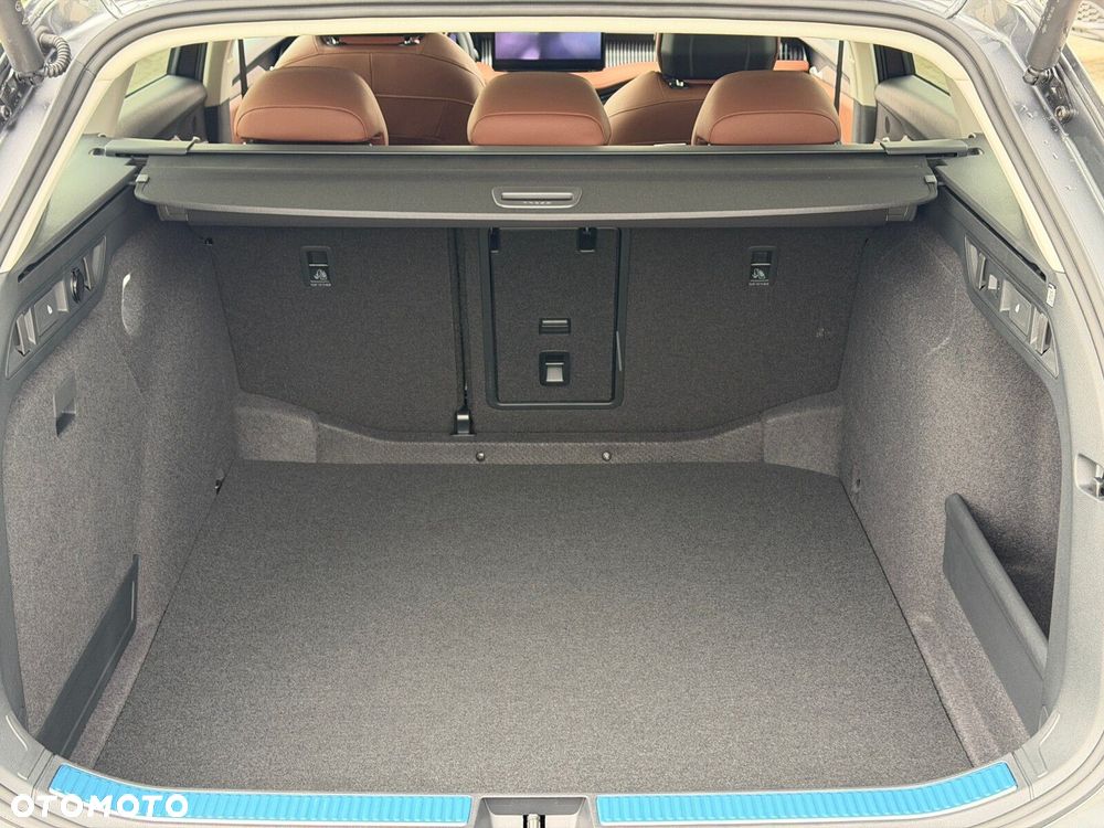 Skoda Superb 2.0 TDI SCR 4x4 L&K DSG - 8