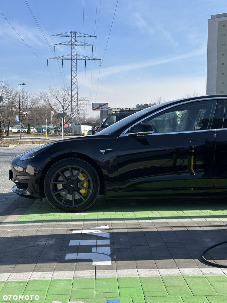 Tesla Model 3 - 8