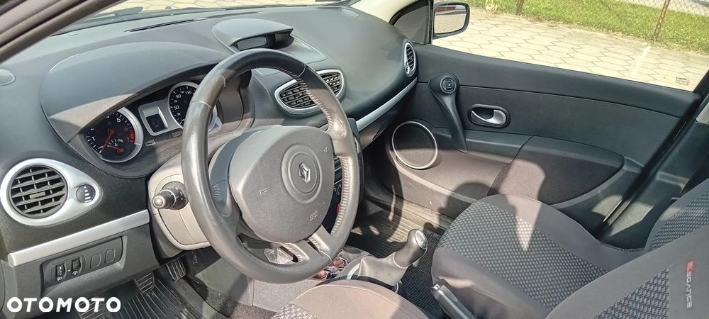 Renault Clio - 5