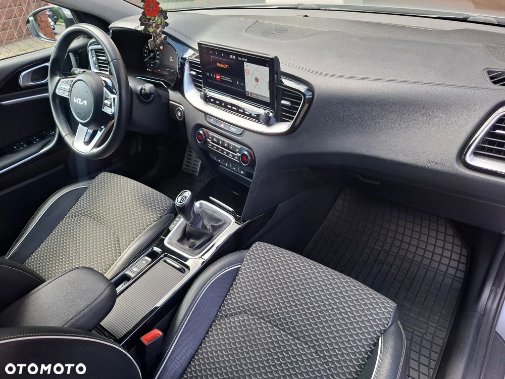 Kia Ceed 1.5 T-GDI Business Line Plus - 26