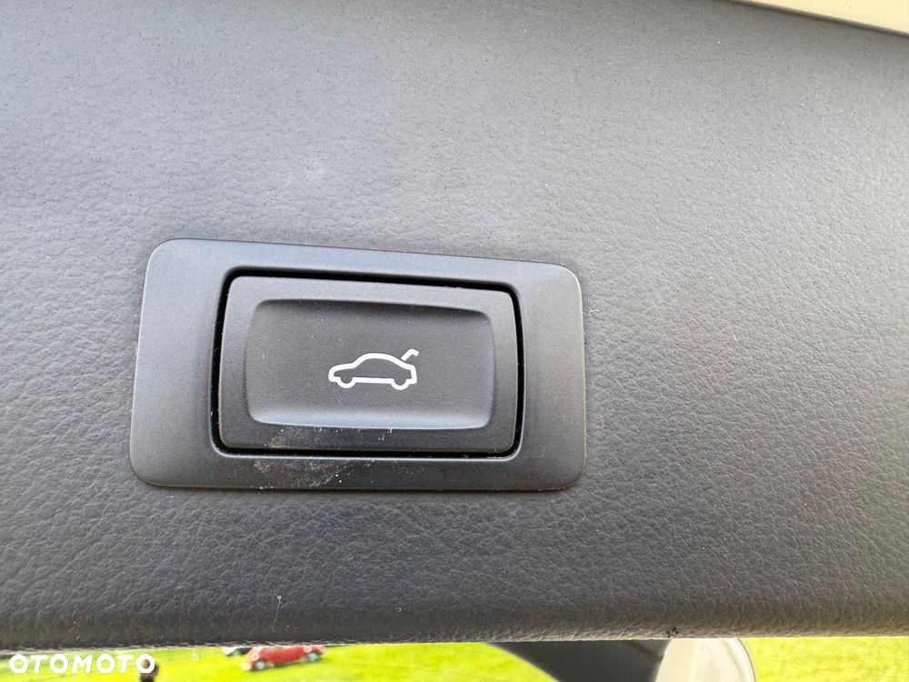 Audi A6 Avant 2.0 TDI Ultra DPF S tronic - 29