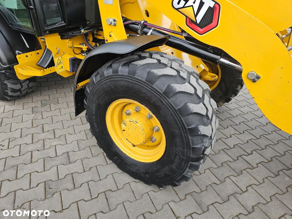 Caterpillar 906 M - 11