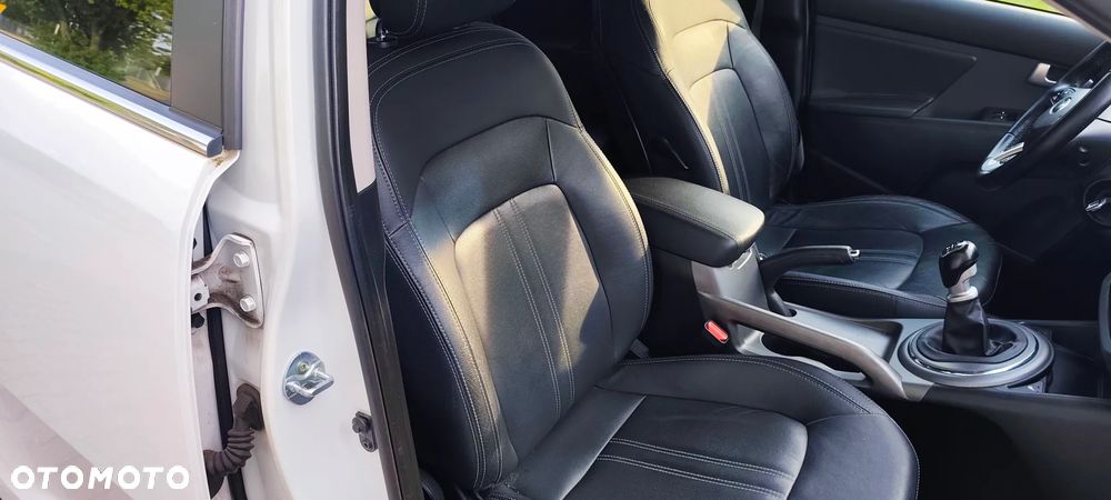 Kia Sportage 1.7 CRDI 2WD ISG Dream-Team Edition - 28