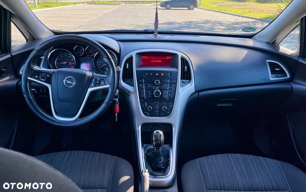 Opel Astra 1.4 T Essentia - 19