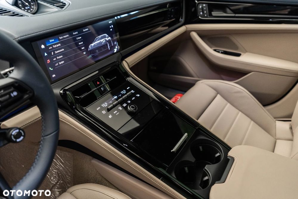 Porsche Panamera 4 E-Hybrid PHEV - 21