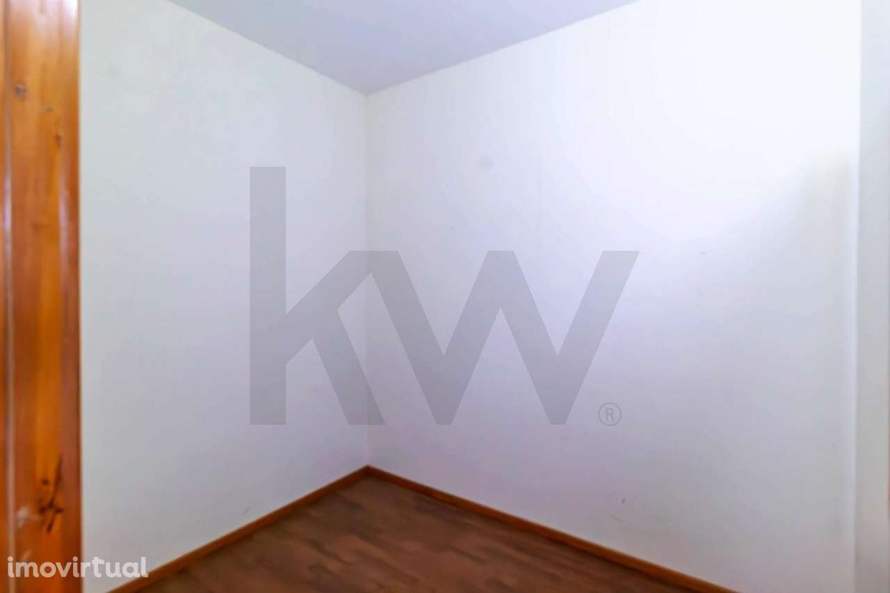 Loja térrea no centro de Canedo. - Grande imagem: 4/17