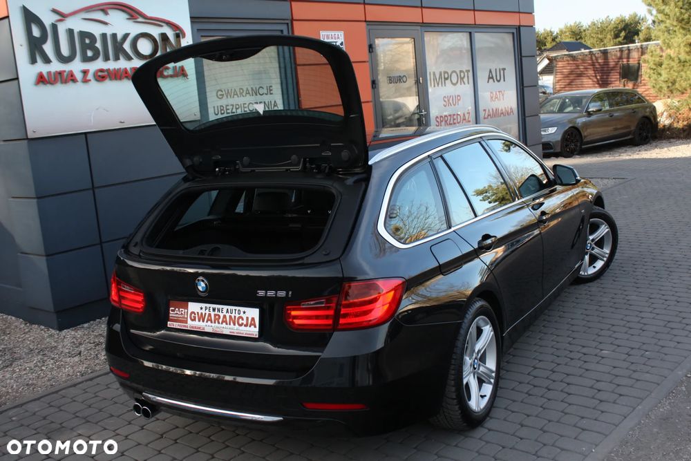 BMW Seria 3 328i Sport-Aut Luxury Line - 18