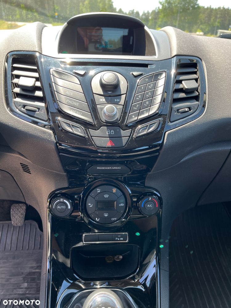 Ford Fiesta - 8