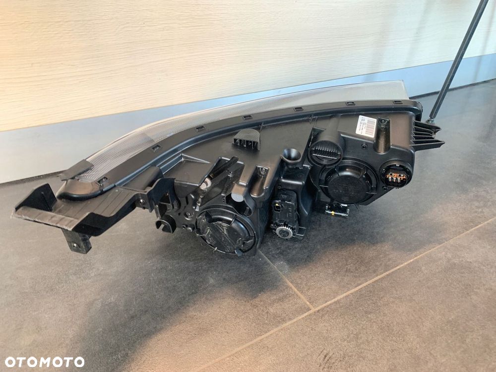 Lampa lewa SSANG YONG TIVOLI 2019- - 7
