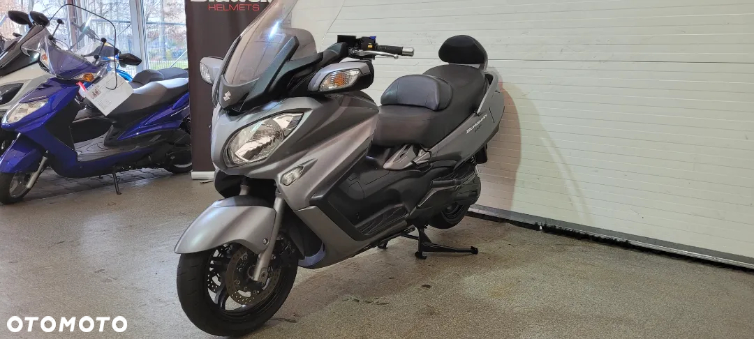 Suzuki Burgman - 16