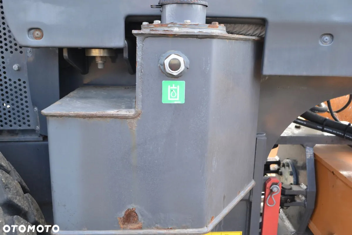 Case 1110EX-D - 32