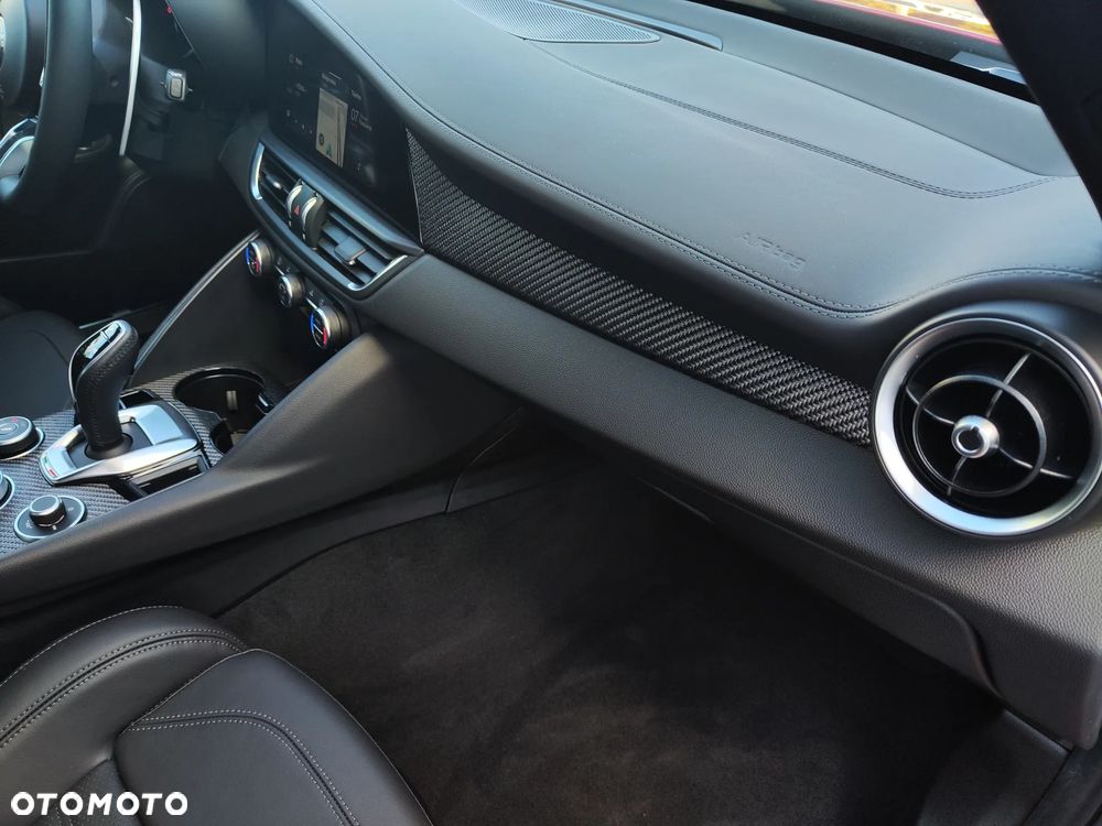 Alfa Romeo Giulia 2.9 Bi Turbo V6 Quadrifoglio - 25
