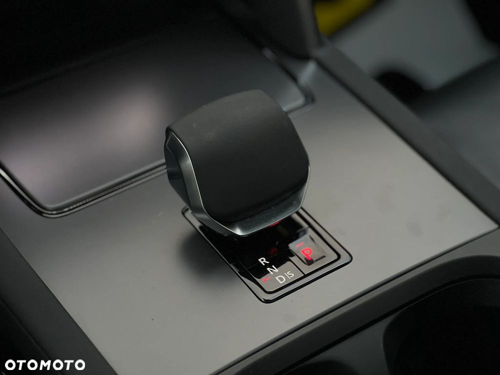 Land Rover Discovery Sport - 18