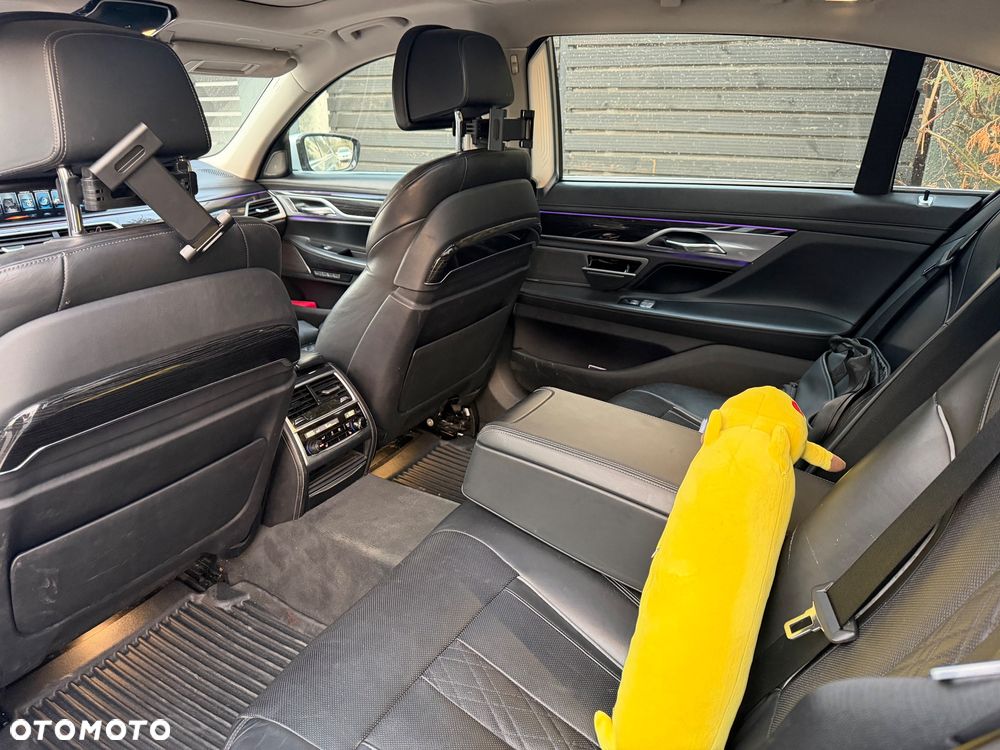 BMW Seria 7 - 8