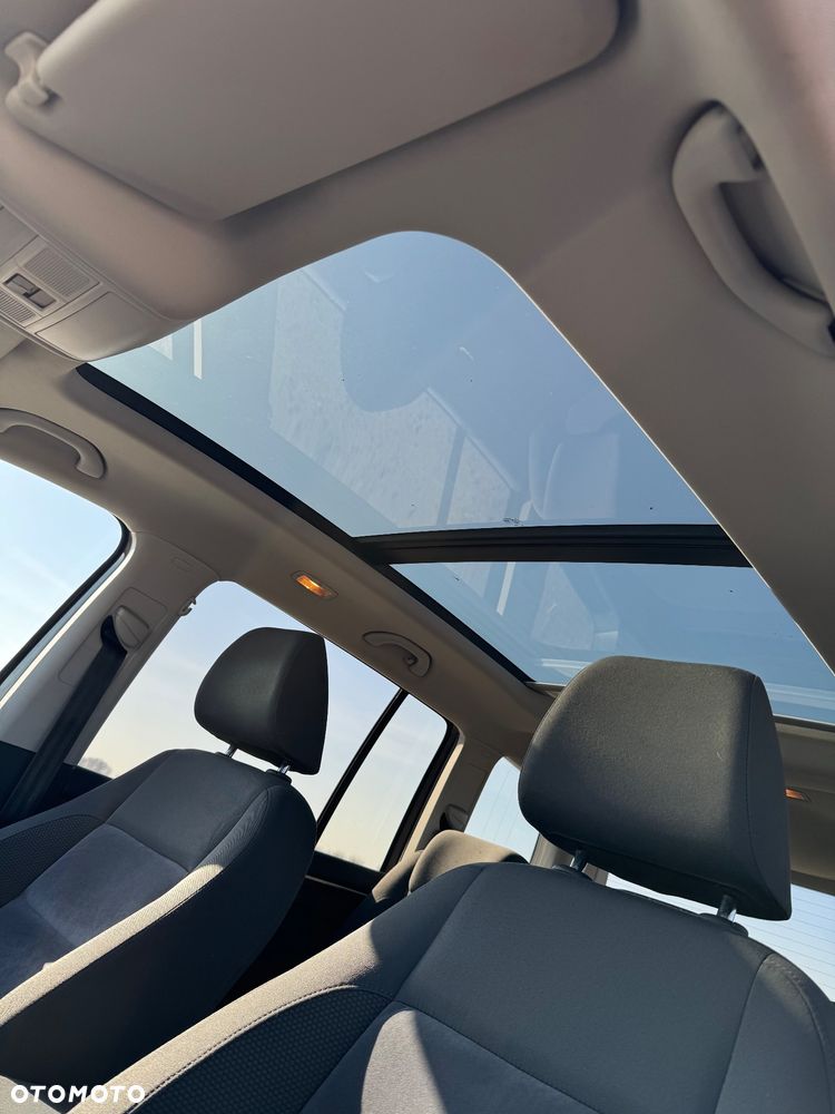 Volkswagen Touran 1.6 TDI DPF BlueMot Comfortline - 21