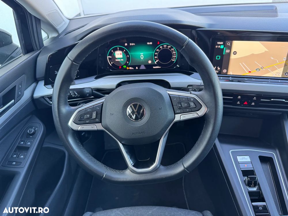 Volkswagen Golf - 10