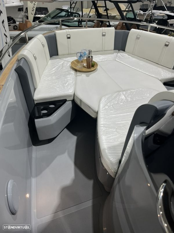 Invictus Yachts TT 280 - 18