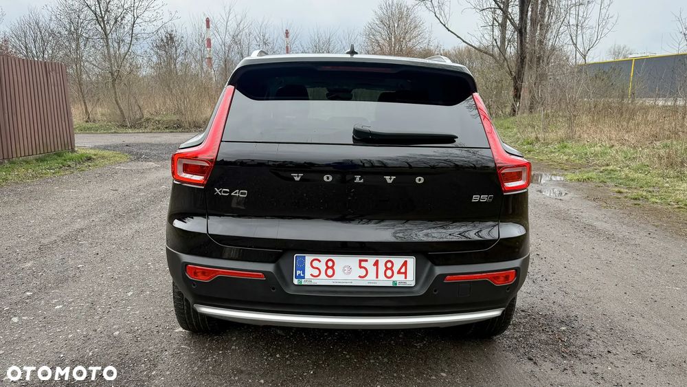 Volvo XC 40 B5 B AWD Momentum Pro - 11