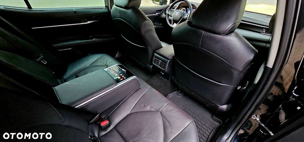 Toyota Camry 2.5 Hybrid Executive CVT - 26