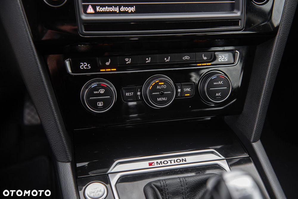 Volkswagen Passat 2.0 TDI SCR 4Motion DSG Highline - 23