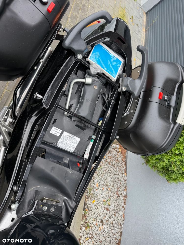 Honda VFR - 25