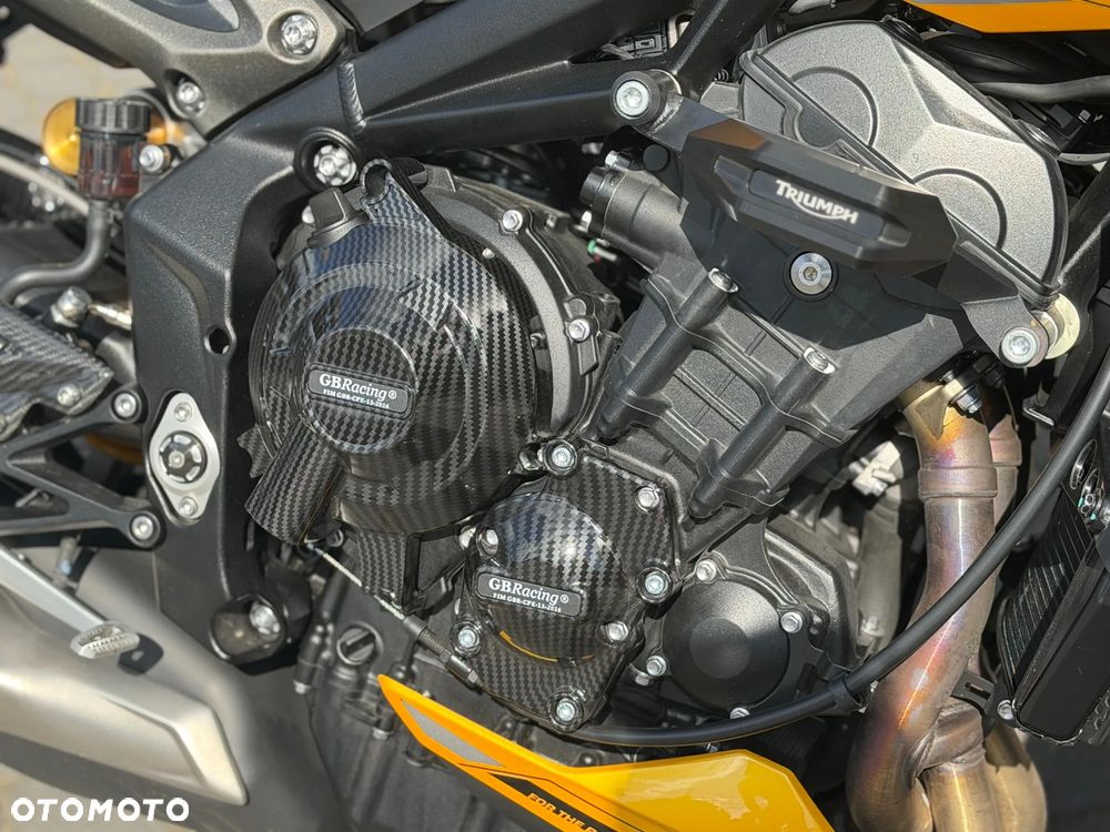 Triumph Street Triple - 7
