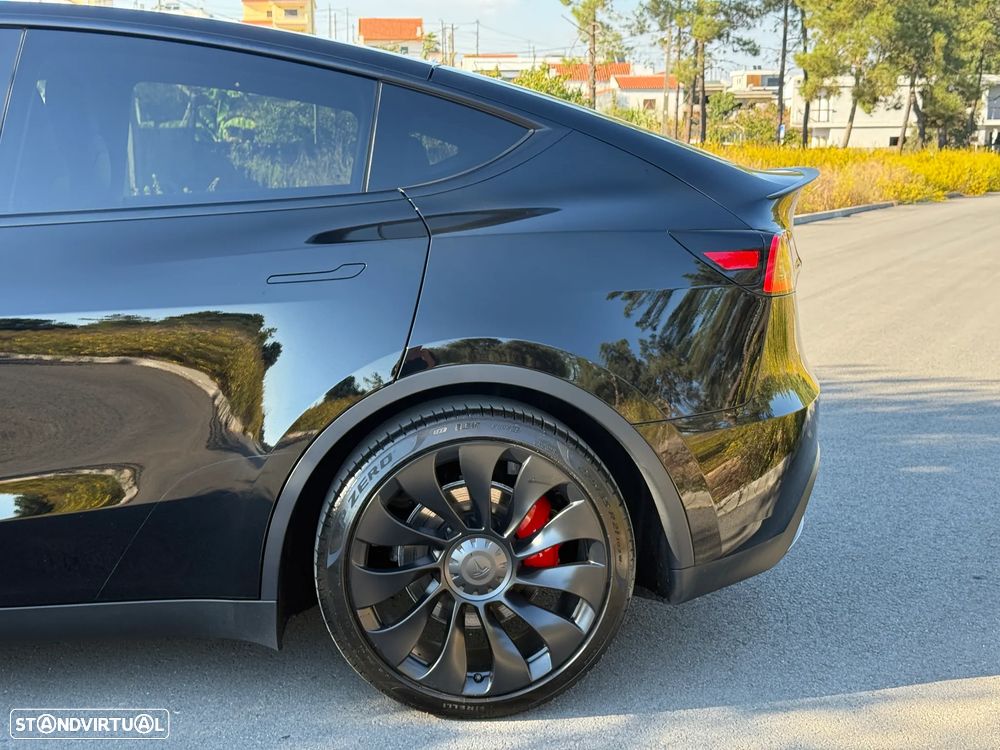 Tesla Model Y Performance Dual Motor AWD - 5