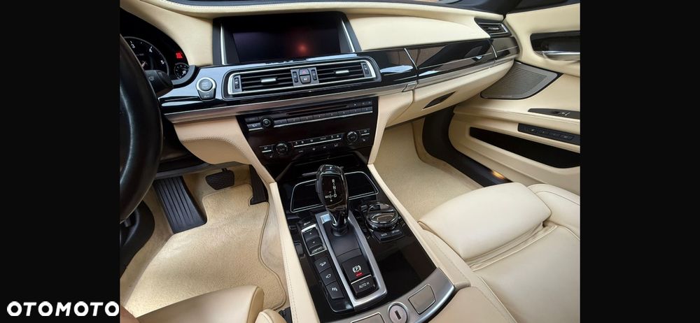 BMW Seria 7 730d xDrive Edition Exclusive - 14