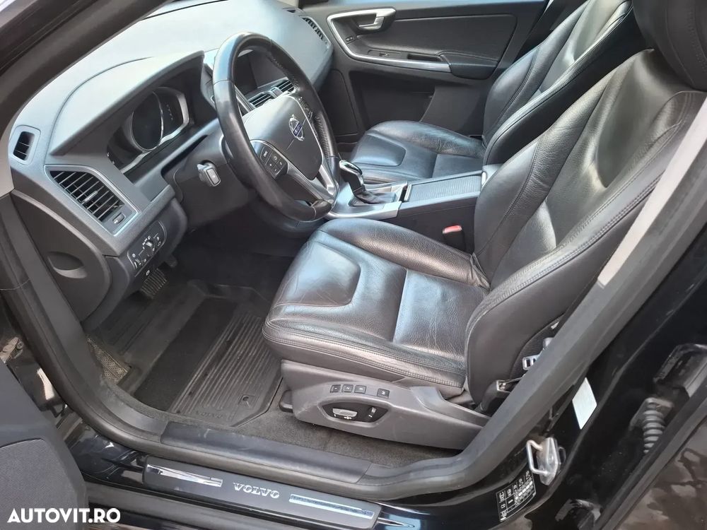 Volvo XC 60 D5 AWD Summum - 2