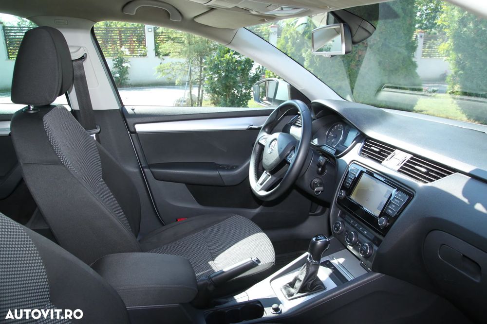 Skoda Octavia 2.0 TDI DSG Ambition - 11