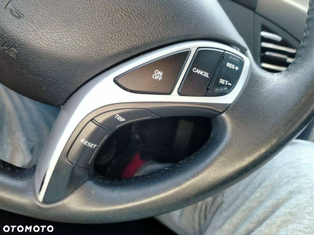 Hyundai Elantra - 21