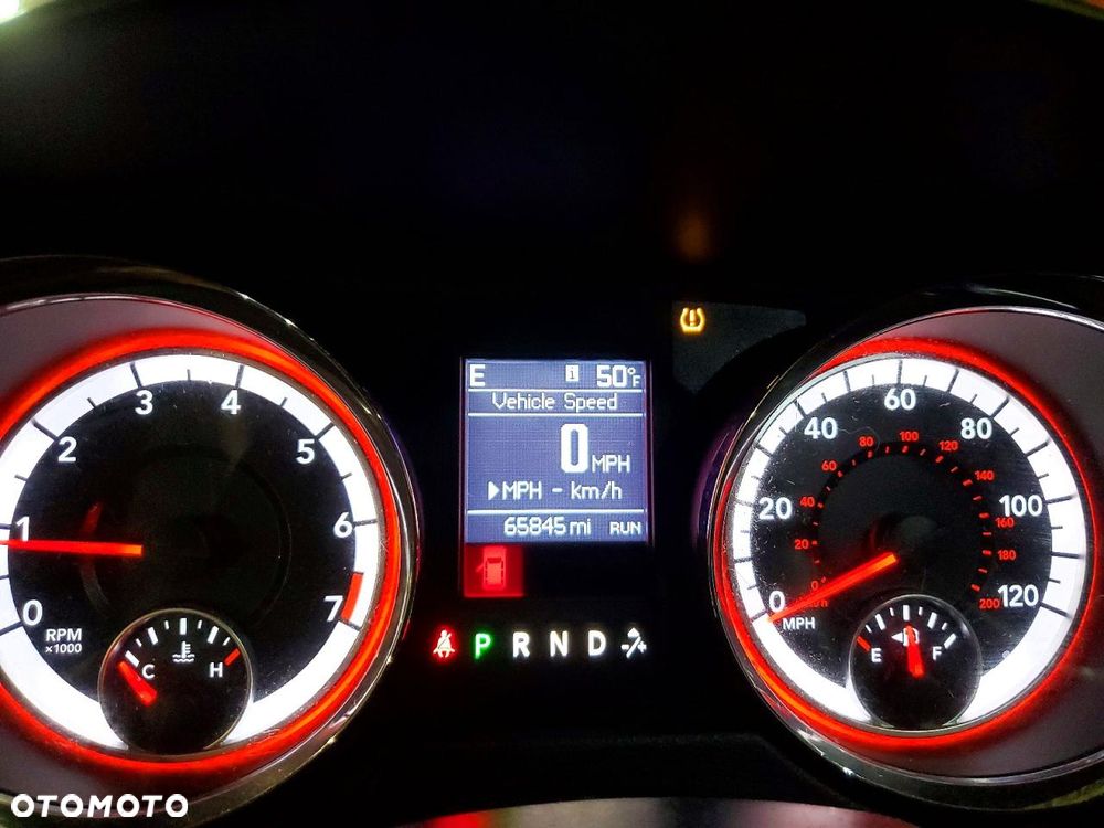 Dodge Grand Caravan - 10