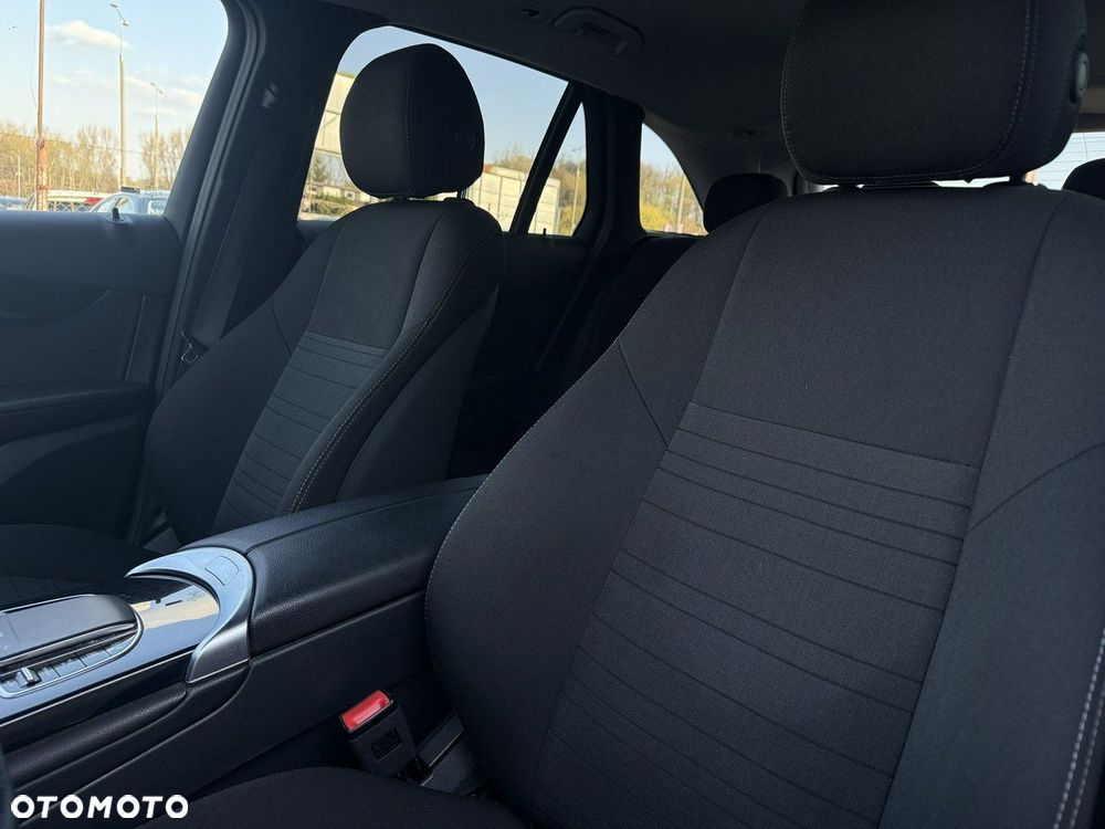 Mercedes-Benz GLC - 12