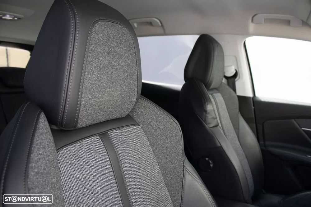 Peugeot 3008 1.6 BlueHDi Allure EAT6 J18 - 17