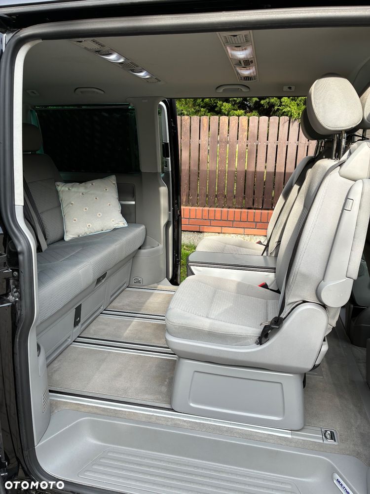Volkswagen Multivan - 9