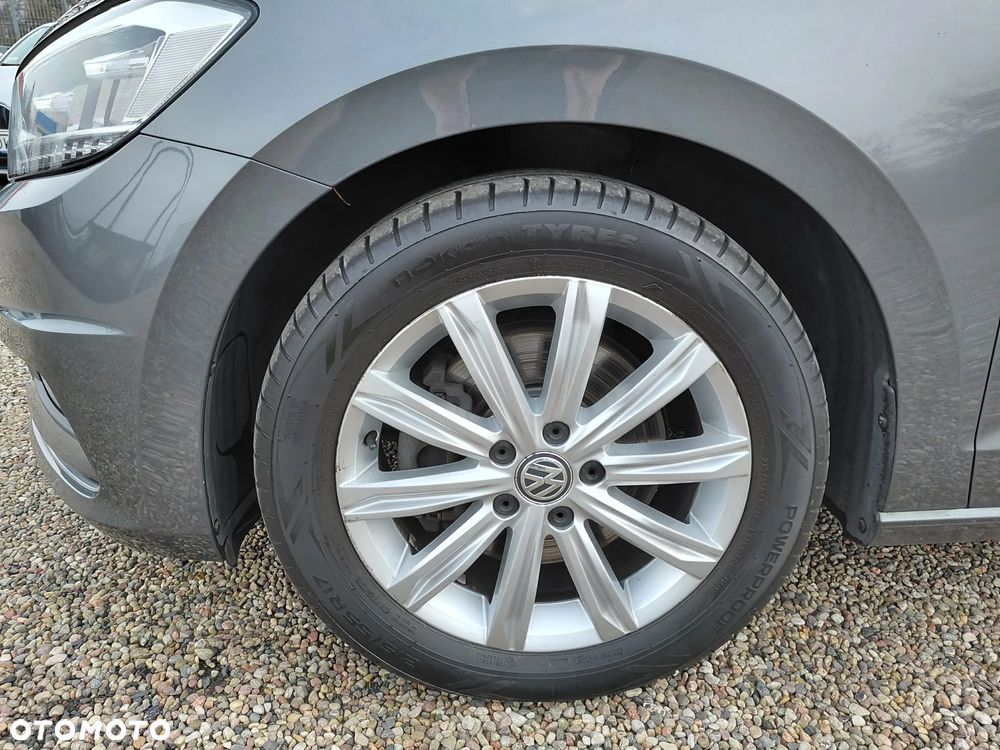 Volkswagen Touran - 35