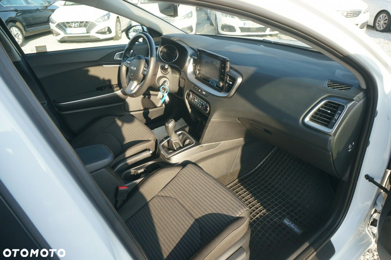Kia Ceed 1.5 T-GDI M - 28